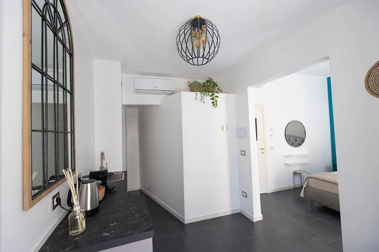 Lena Suite Bari Vecchia 0*,